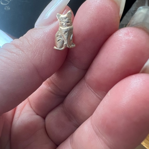 14k gold earrings, I accept offers, I have a lot of jewelry - Picture 5 of 5